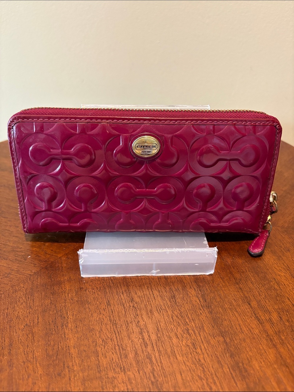 Coach wallet, signature zip around long wallet Patent Leather Fuchsia  burgundy